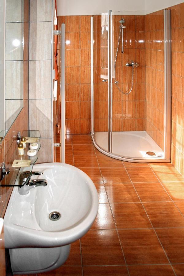 Wellness Hotel Hukvaldy Polopenze A Wellness V Cene Příbor 외부 사진