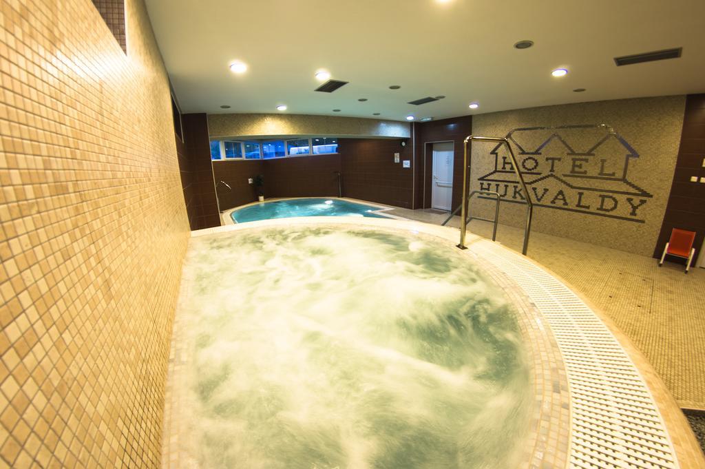 Wellness Hotel Hukvaldy Polopenze A Wellness V Cene Příbor 외부 사진