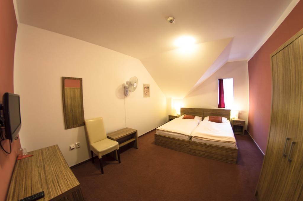 Wellness Hotel Hukvaldy Polopenze A Wellness V Cene Příbor 외부 사진