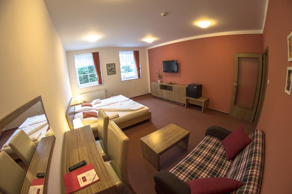 Wellness Hotel Hukvaldy Polopenze A Wellness V Cene Příbor 외부 사진