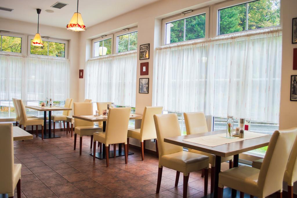 Wellness Hotel Hukvaldy Polopenze A Wellness V Cene Příbor 외부 사진