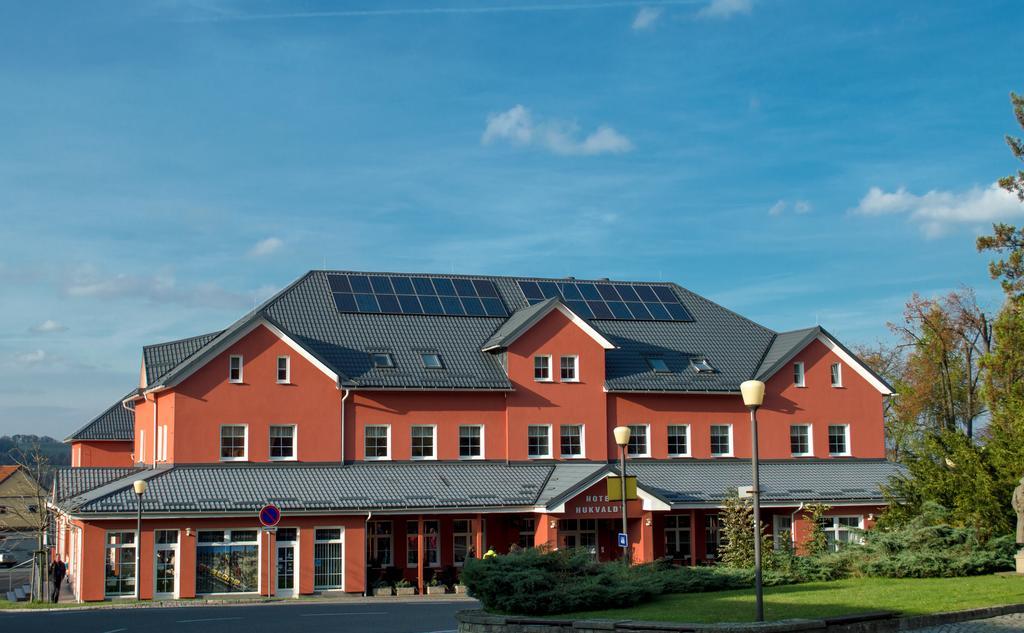 Wellness Hotel Hukvaldy Polopenze A Wellness V Cene Příbor 외부 사진