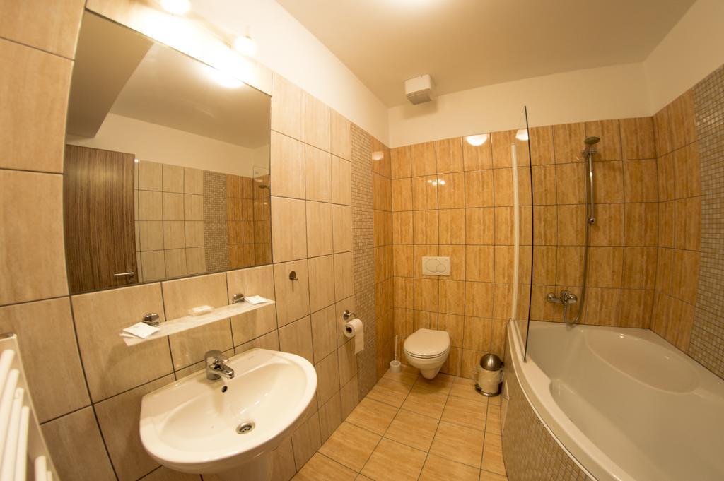 Wellness Hotel Hukvaldy Polopenze A Wellness V Cene Příbor 외부 사진
